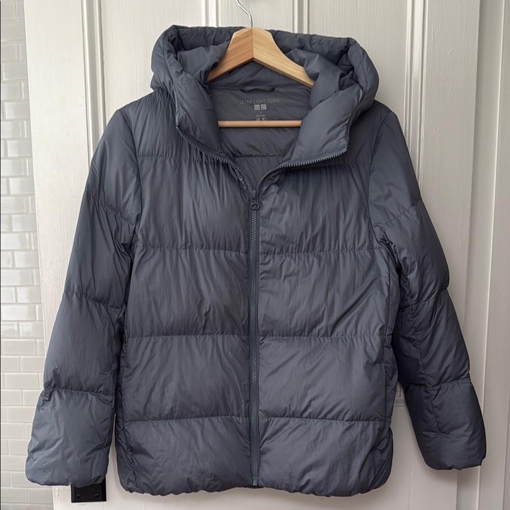 Uniqlo Ultra Light Down Gray Puffer Jacket - Size Small